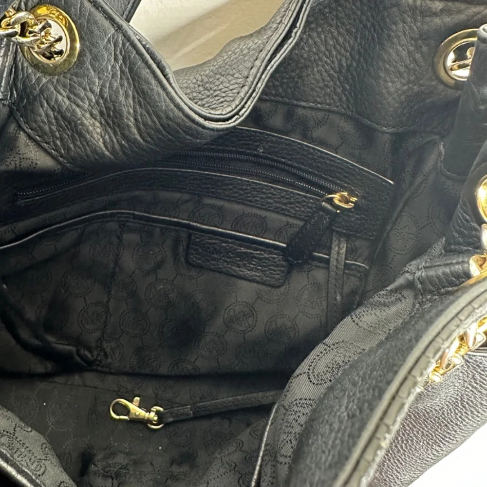 Michael Kors Black‎ Pebbled Leather Gold Chain Shoulder Bag - Picture 5 of 8